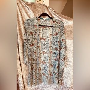 Beautiful Lightweight and Lace/Crochet Floral Kimono/Wrap